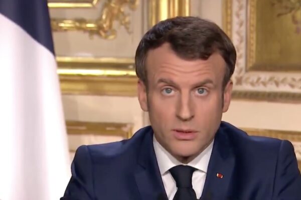 Emergenza Coronavirus, Macron chiude le frontiere con l’Europa: “Siamo in guerra”