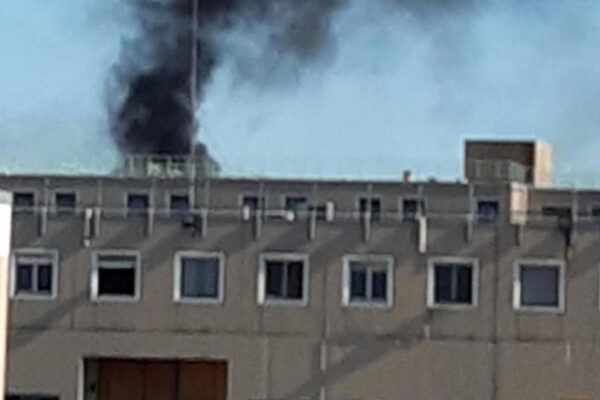 Si infiamma la protesta per il Coronavirus nelle carceri: sei morti a Modena, sequestrati agenti a Pavia