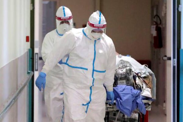 Coronavirus, l’esperto: “Numeri Lombardia falsati, i contagiati sono molti di più”