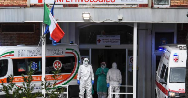 Dall’estero elogi al Cotugno: “E’ l’ospedale migliore d’Italia contro il coronavirus”