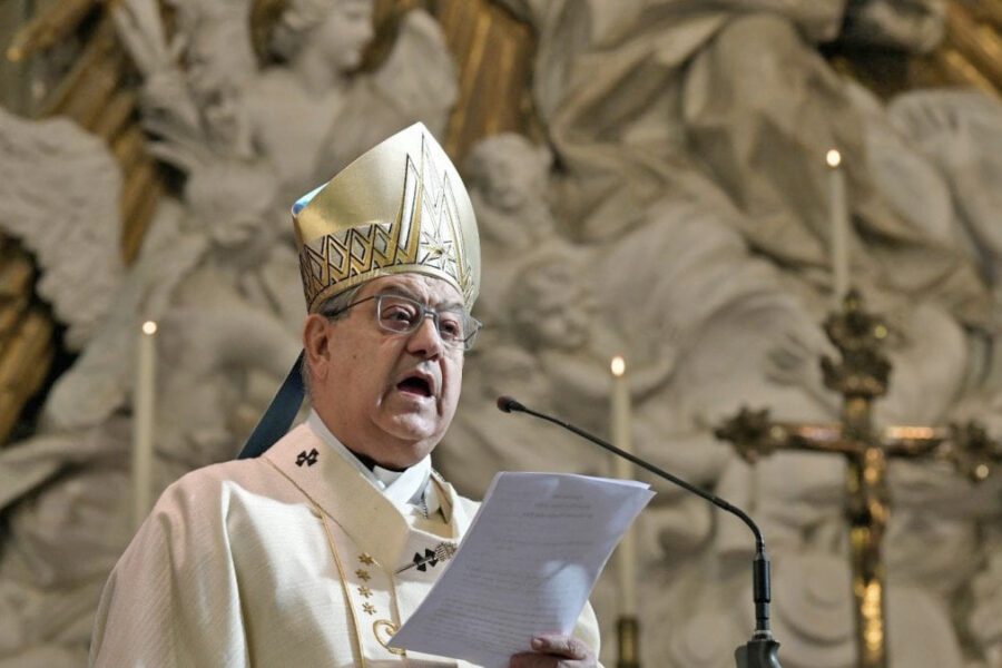 Le condizioni del cardinale Sepe, ricoverato al Cotugno per covid: “Qui tutti bravi, sono tranquillo”