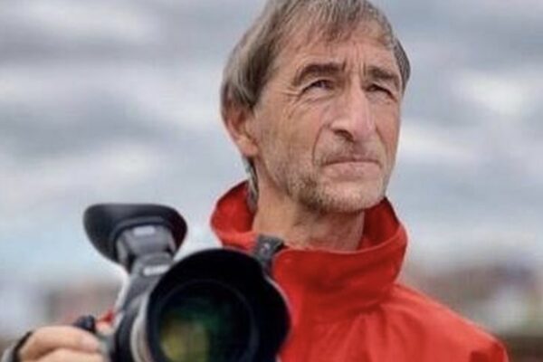 Giornalista muore per raccontare il Coronavirus: “Guadagnano 5 euro ad articolo”