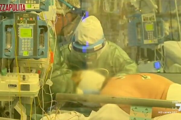 Le telecamere di Piazza Pulita nel reparto di terapia intensiva