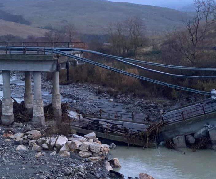 Crolla viadotto sul fiume Paglia, l’allarme per il dissesto dei piloni lanciato nel 2014