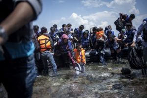 Le leggi sui migranti sono chiarissime, ma il ministro Piantedosi le ignora