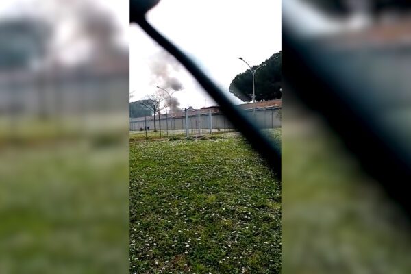 Scontri nelle carceri, a Rebibbia roghi e devastazioni