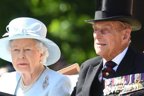 La morte del principe Filippo e il silenzio della regina: giallo a Buckingam Palace