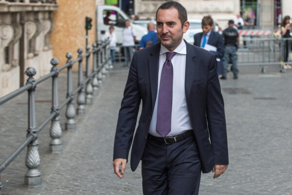 La Serie A va avanti nonostante il Coronavirus. Il ministro Spadafora: “Partite a porte chiuse”