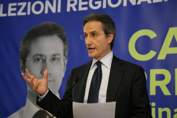 Emergenza Coronavirus, Caldoro: “Non è il momento del protagonismo, meno video più fatti”