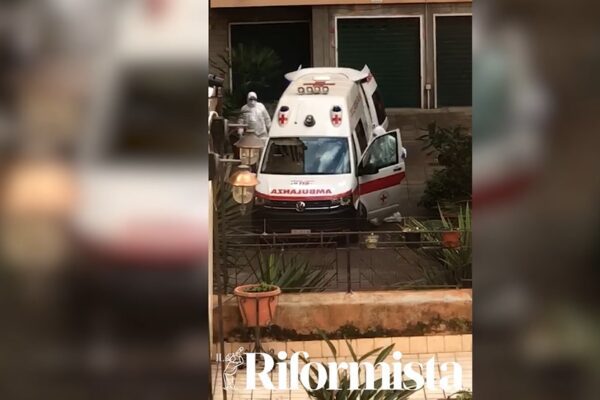 Coronavirus, avvocato positivo: tamponi in un intero condomino