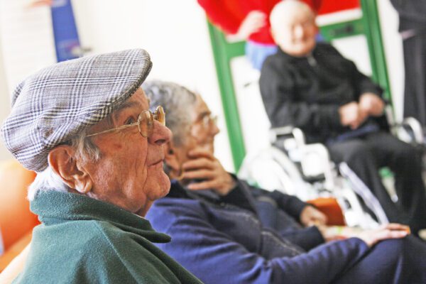 Milano e la crisi abitativa: aiutiamo gli over 80 a liberarsi della frenesia cittadina