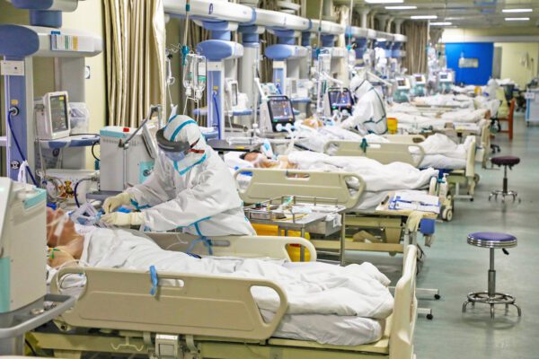 Coronavirus, kit rapidi per il personale sanitario: test a Salerno e Napoli