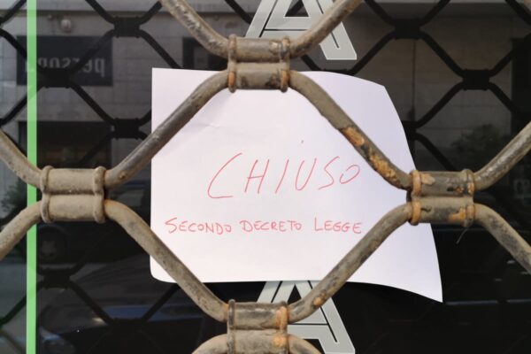 Confesercenti: “550mila aziende ferme, 1 milione di posti di lavoro a rischio” Confesercenti: “550mila aziende ferme, 1 milione di posti di lavoro a rischio”