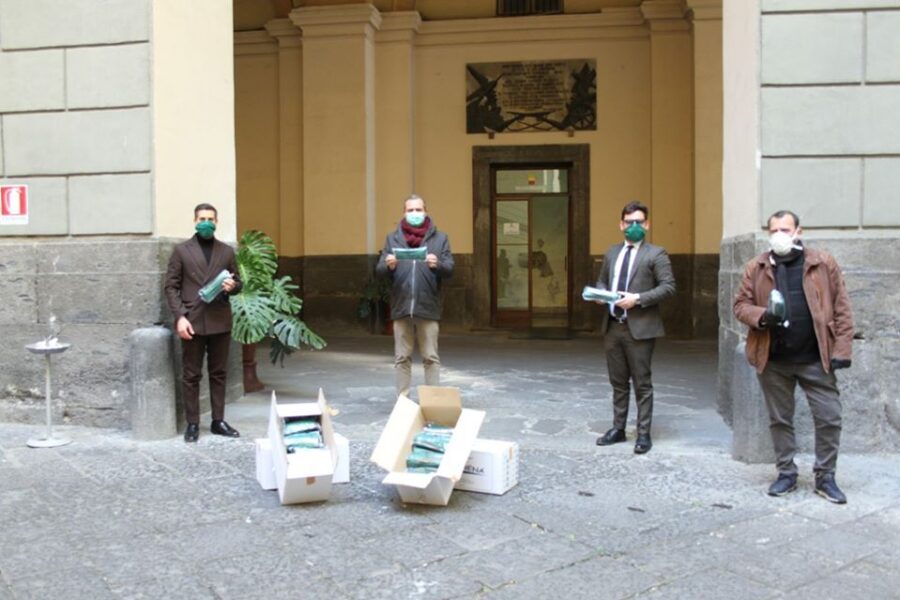 Confartigianato giovani, 10mila mascherine contro lo sciacallaggio: la consegna a de Magistris