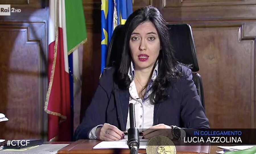 Maturità, Azzolina: “Senza ritorno a scuola sarà unica prova orale”