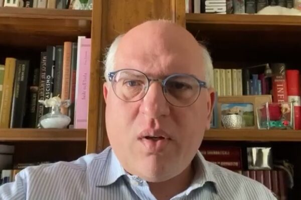 Ascierto frena l’entusiasmo: “Il virus c’è ancora, vedo troppa gente in giro”