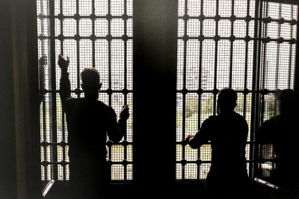 Covid e istituzioni, è strage di legalità