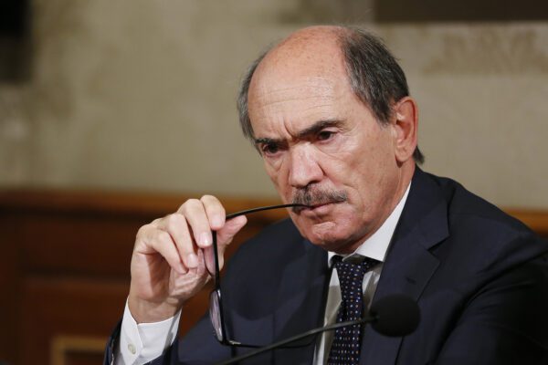 Il paradosso di Cafiero De Raho: lo Stato deve intervenire perché è il suo compito non per impedire un crimine