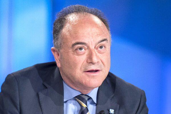 Francesco Stilo “ha un quadro clinico severo”, va ai domiciliari l’avvocato sbattuto in galera da Gratteri