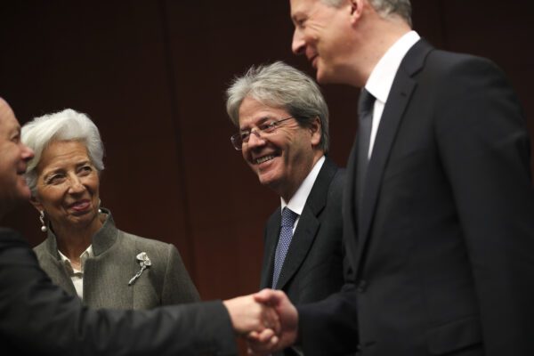 De Lucia Lumeno: “L’Ue dorme, dalle Popolari aiuti concreti”