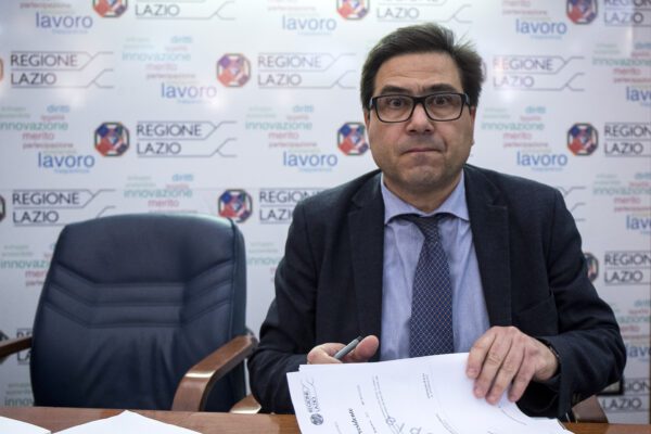 L’assessore alla Sanità del Lazio Alessio D’Amato a una conferenza stampa lo scorso 6 marzo (Foto Roberto Monaldo / LaPresse
06-03-2020 Roma)