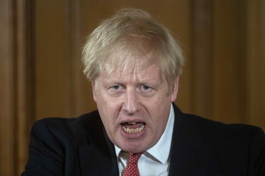 Boris Johnson rassicura gli inglesi: “Sto bene, sto lavorando per combattere il coronavirus”