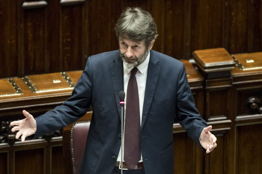 Foto Roberto Monaldo / LaPresse
22-04-2020 Roma
Politica
Camera dei Deputati – Question time
Nella foto Dario Franceschini

Photo Roberto Monaldo / LaPresse
22-04-2020 Rome (Italy)
Chamber of Deputies – Question time
In the pic Dario Franceschini
