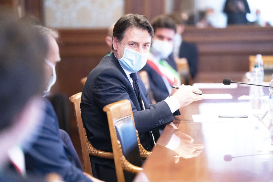 Critiche alla passerella di Conte nelle ex zone rosse: “Ci aspettavamo di più”