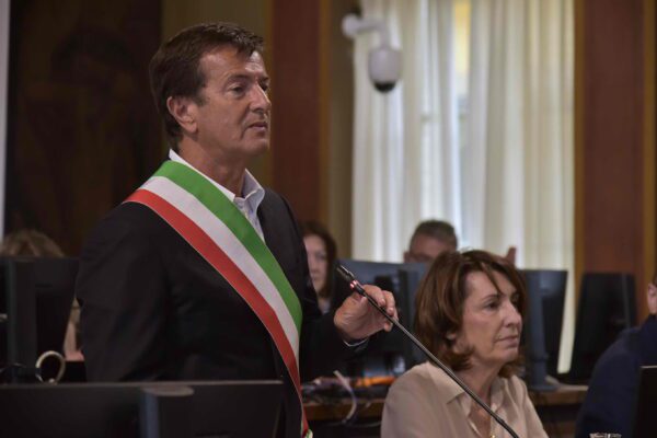 Foto LaPresse/Davide Gandossi x Tiziano Manzoni
14/06/2019 Bergamo,Italia
cronaca

Primo consiglio Comunale presso Palazzo Frizzoni
Nella Foto: Giorgio Gori che fa il Giuramento