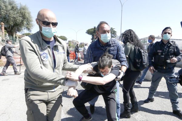 Il caso di Giacomo, detenuto positivo al Covid con oltre tre patologie a cui sono negati i domiciliari Il caso di Giacomo, detenuto positivo al Covid con oltre tre patologie a cui sono negati i domiciliari