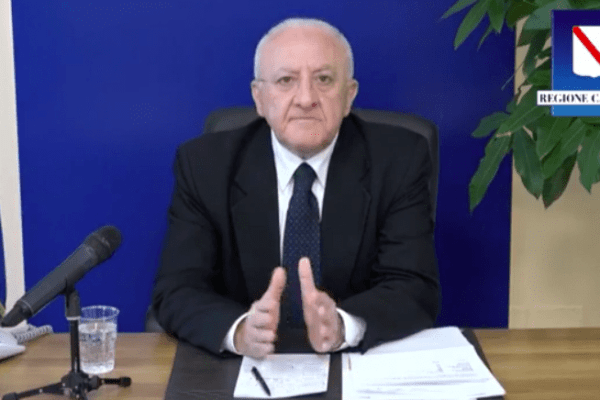 Coronavirus, De Luca: “Picco in Campania a maggio. Domani il piano da 500 milioni”