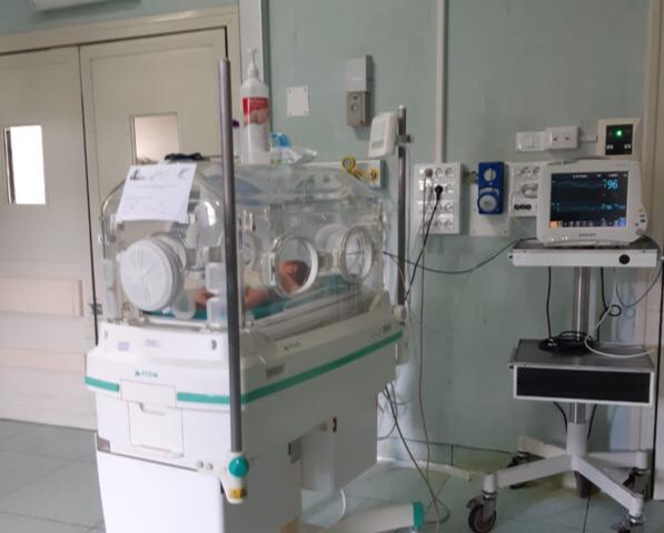 Napoli, donna positiva al Covid 19 partorisce: “Il piccolo è in buone condizioni”