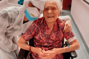 Ada con la dottoressa Carla Furno Marchese.
FONTE FOTO: IlBiellese.it