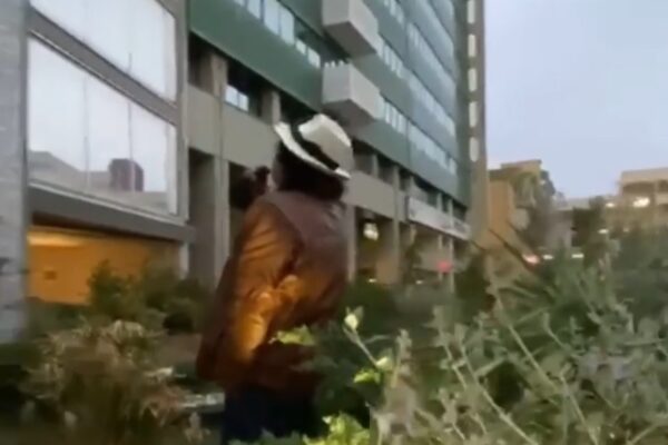 Il grande cuore di Al Bano: va in ospedale e canta Felicità