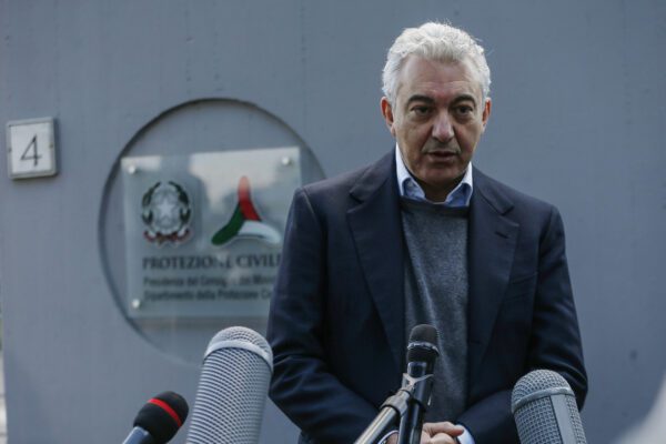 Fase 2, le ‘regole’ di Arcuri: “Senza app di tracciamento non si allenta il lockdown” Fase 2, le ‘regole’ di Arcuri: “Senza app di tracciamento non si allenta il lockdown”