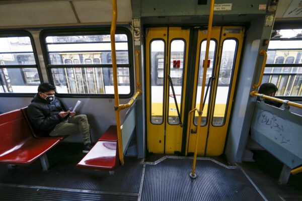 Come cambieranno i trasporti nella Fase 2: le novità per treni, autobus, aerei e metro