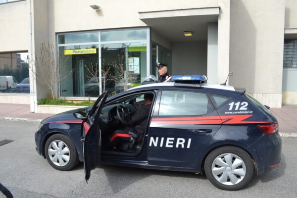 La pensione agli anziani la portano i Carabinieri: accordo con Poste per consegnarla a casa