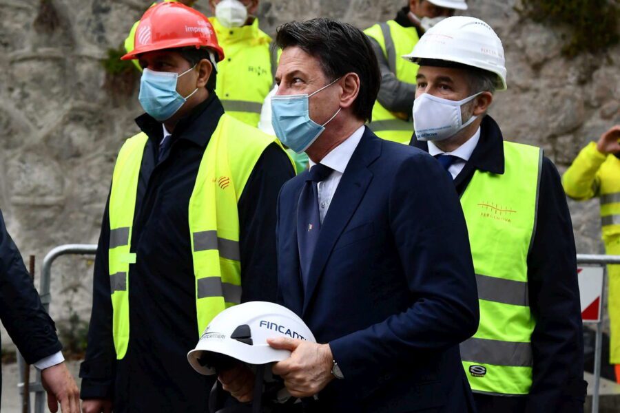 Inaugurato il nuovo ponte Morandi, Conte: “Genova modello, l’Italia si rialza”