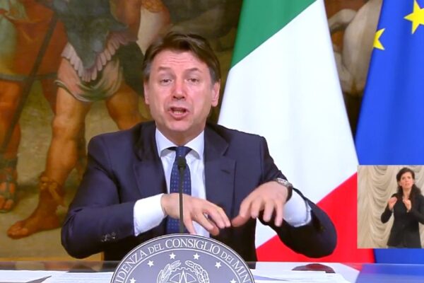 Conte: “In corso tsunami, nessun allentamento. Proroghe divieti fino al 13 aprile”