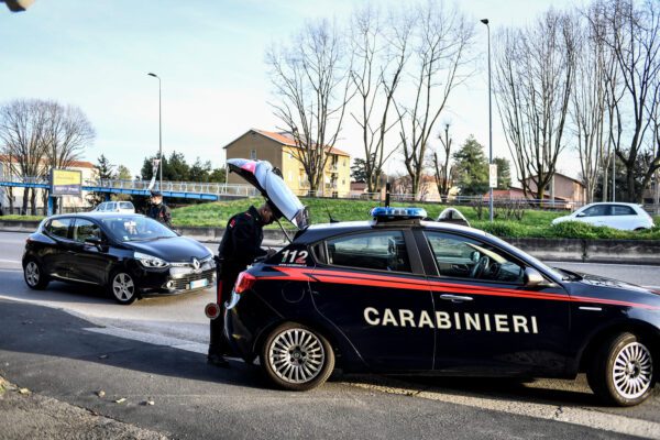 Furti in abitazioni, negozi e imprese: quattro arresti nell’hinterland di Roma