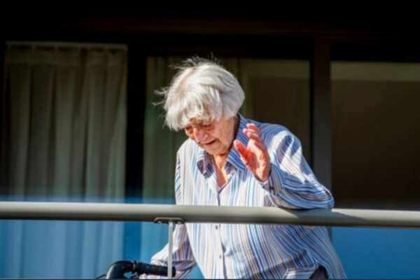 Guarita a 107 anni dal Coronavirus, il record di Cornelia: “Così ha sconfitto il Covid”