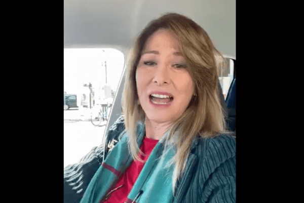 Il comico flashmob della leghista: suona il clacson contro il Mes, fermata dai carabinieri