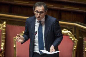 Boccia esclude il passaporto sanitario: “Non esiste e lo vieta la Costituzione” Boccia esclude il passaporto sanitario: “Non esiste e lo vieta la Costituzione”