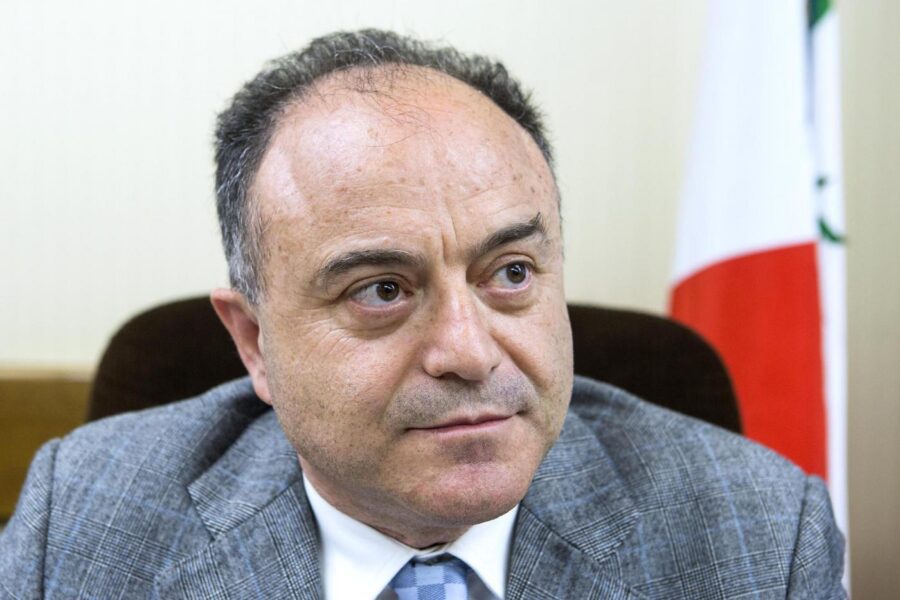 L’ideona di Gratteri: in Italia 1.500 caserme abbandonate, riapriamole e buttiamoci i detenuti