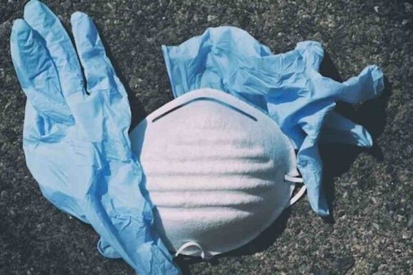 Guanti e mascherine, la prossima emergenza dopo il Coronavirus sarà l’ambiente