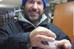 “Ha il coronavirus ma è giovane, vada a casa”: Lucio trovato morto sul letto dagli amici “Ha il coronavirus ma è giovane, vada a casa”: Lucio trovato morto sul letto dagli amici