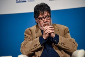 Chi era Luis Sepulveda, lo scrittore rivoluzionario che lottava contro il male