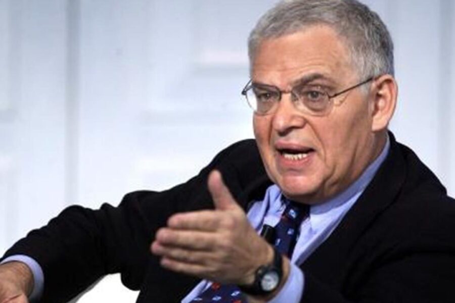 Per uscire dalla crisi ascoltiamo Luttwak e il barbiere di Potenza