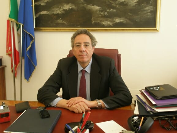 Coronavirus, il prefetto Valentini: “Napoli città responsabile ma servono più militari”