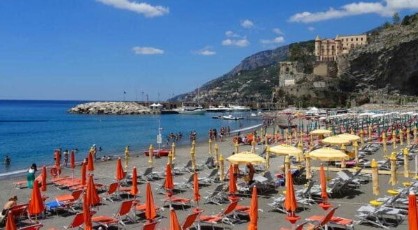 Concessioni balneari, l’annuncio: “Verso proroga fino al 2033”